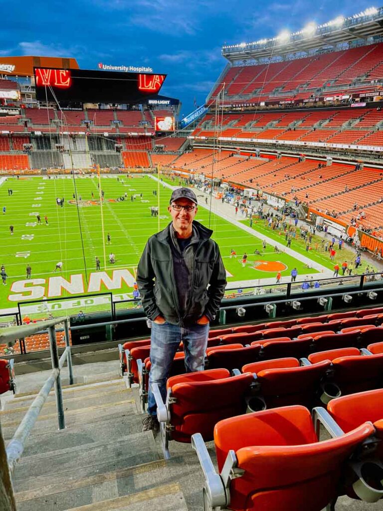 Dan Brewer, of Ultimate Sports Road Trip, explores Cleveland Browns Stadium before gametime on MNF.